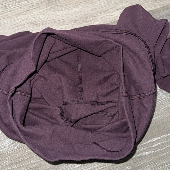 Lululemon Align Crop *21"
Plum Shadow size 4 - Picture 10 of 11